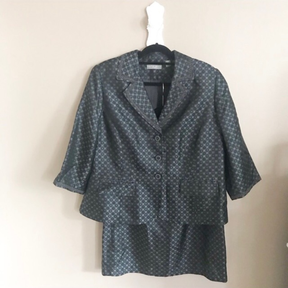 Silk skirt suit